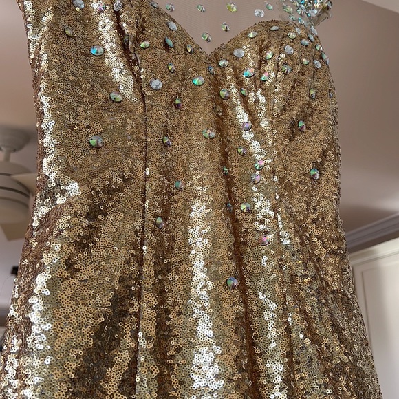 NEW TONY BOWLS GALA DRESS GOLDEN 8 - Picture 5 of 8